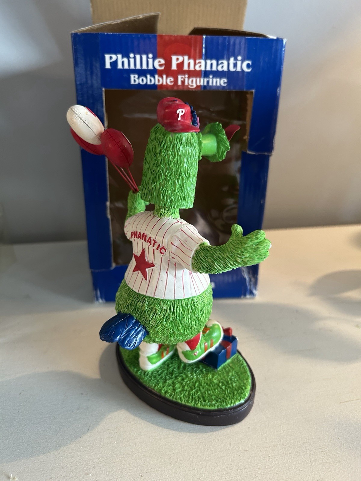 2007 Philadelphia Phillies Happy Birthday Phillie Phanatic Bobblehead Mascot