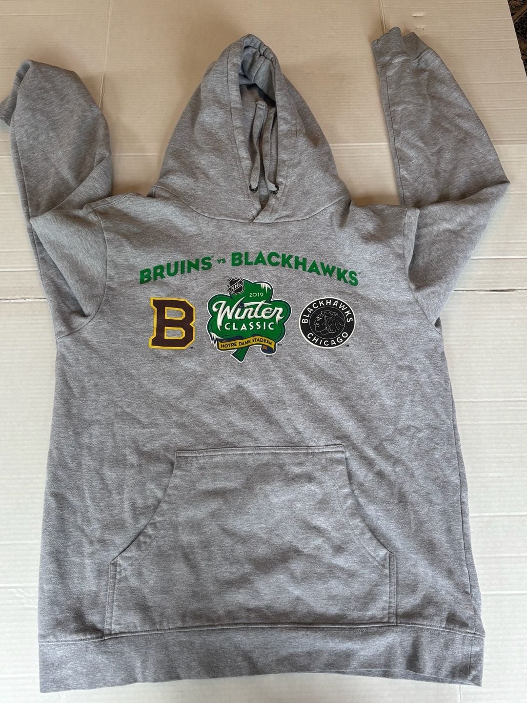 Fanatics 2019 NHL Winter Classic Bruins vs Blackhawks Hoodie Gray Size Large