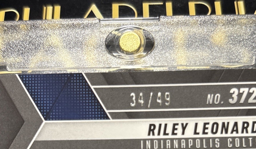 Riley Leonard Rookie Auto 34/49 – 2025 Panini Mosaic Purple Mosaic Prizm
