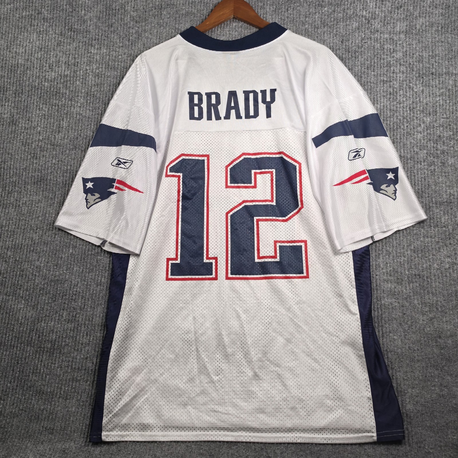 Reebok NFL Patriots Tom Brady 12 Jersey Style 7075A Mens L White Vintage Y2K 00s