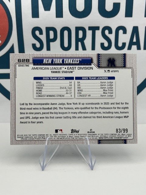 2026 Topps Series 2 #628 New York Yankees Team Card Green Diamante /99