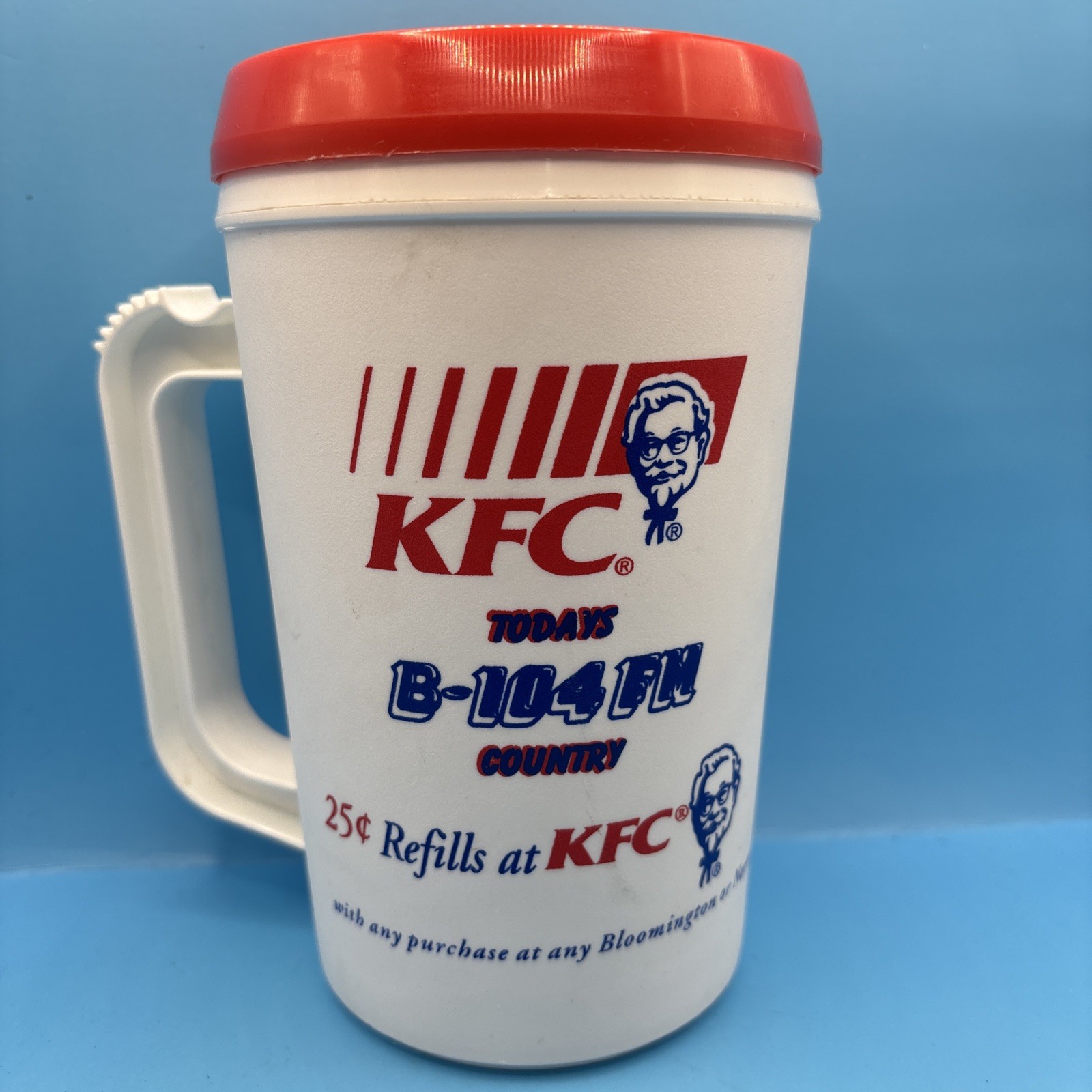 VTG 1994 Illinois State University “Thumbs Up” Reggie Redbird 22oz. Travel Mug
