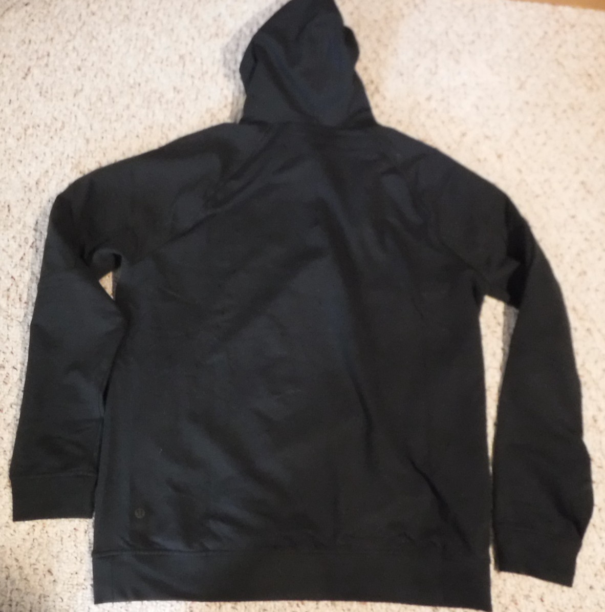 NFLPA LULULEMON CITY SWEAT PULLOVER HOODIE SIZE LARGE WITH SNAPBACK HAT INCLUDED