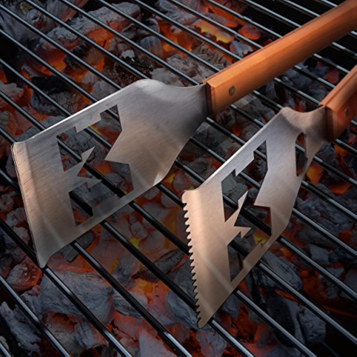 Michigan Wolverines Grill-A-Tong Stainless Steel BBQ Tongs , 18 3/8″ x 3 1/8″