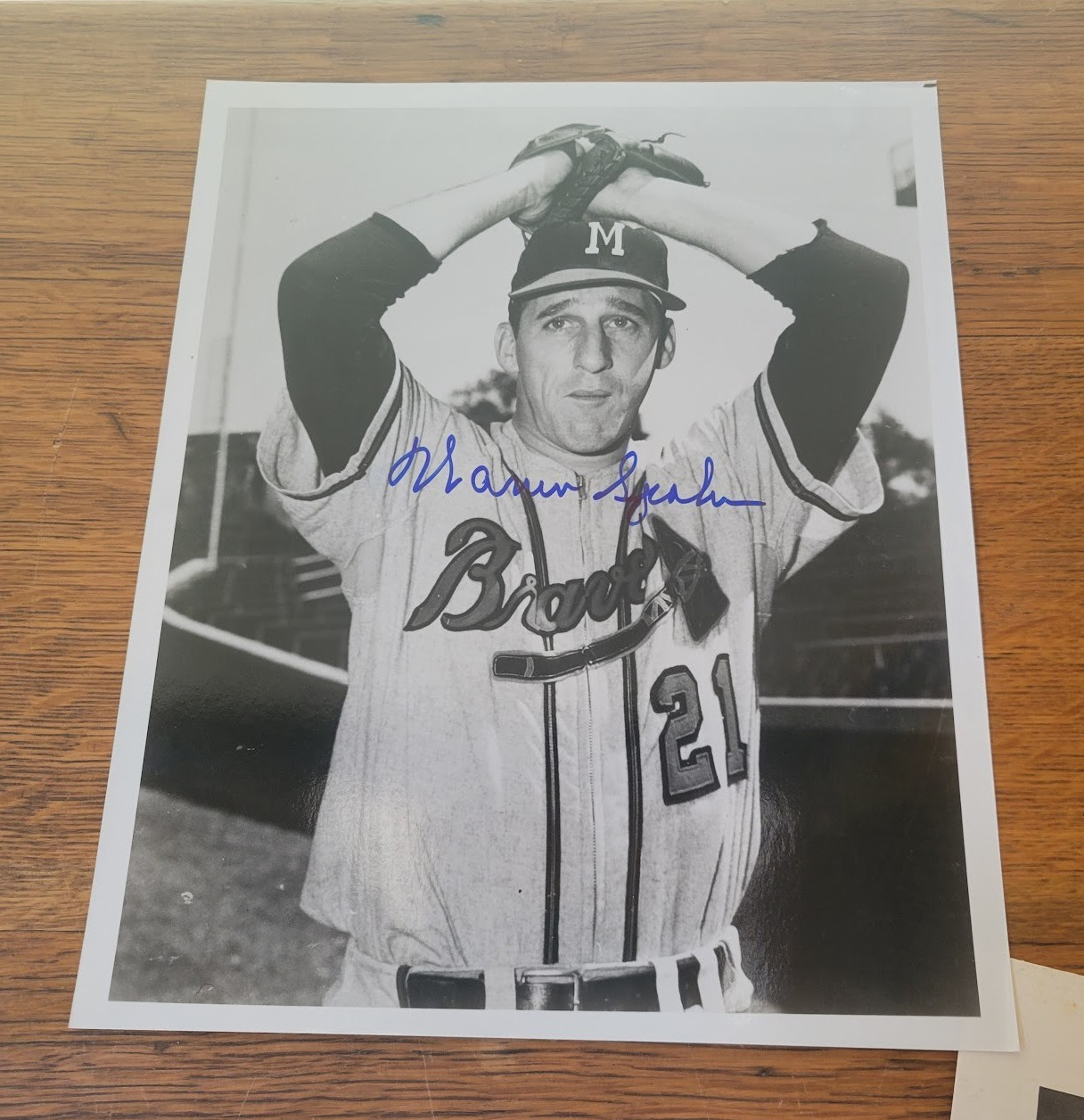 HALL OF FAME Lot of 7 different AUTOGRAPHED photos – Mathews, Sutton, Spahn+++
