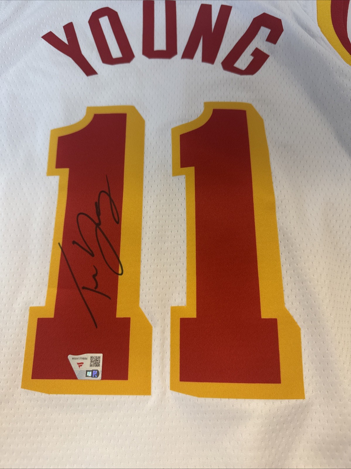 Trae Young Signed Atlanta Hawks Nike Swingman Jersey w/ tags Fanatics Cert