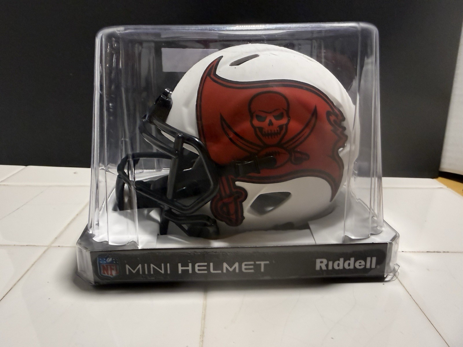 Riddell Tampa Bay Buccaneers Lunar Eclipse Mini Helmet White NFL w/ Case