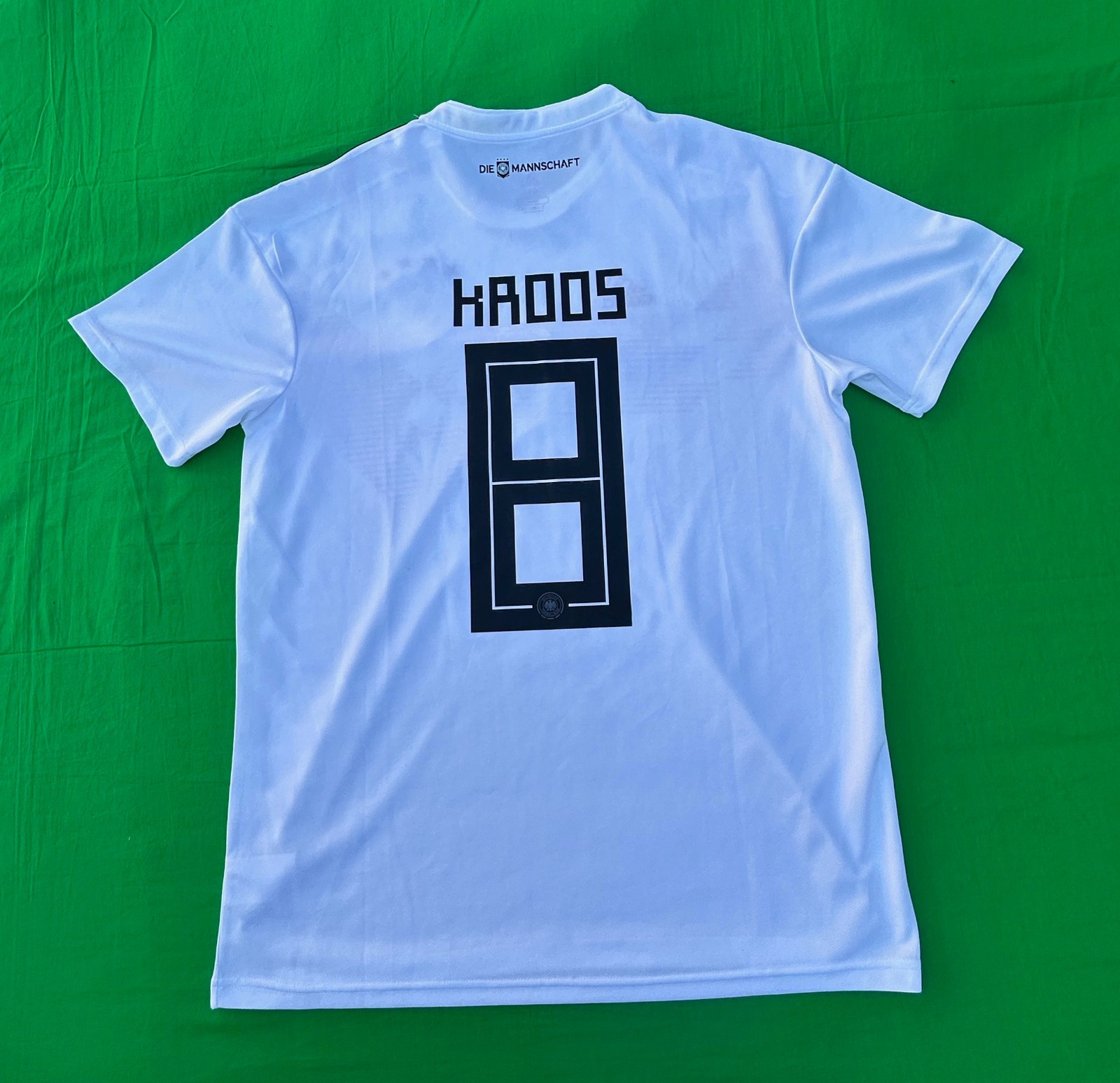 Adidas FIFA World Champions 2014 Germany Toni Kross #8 Jersey Size XL.
