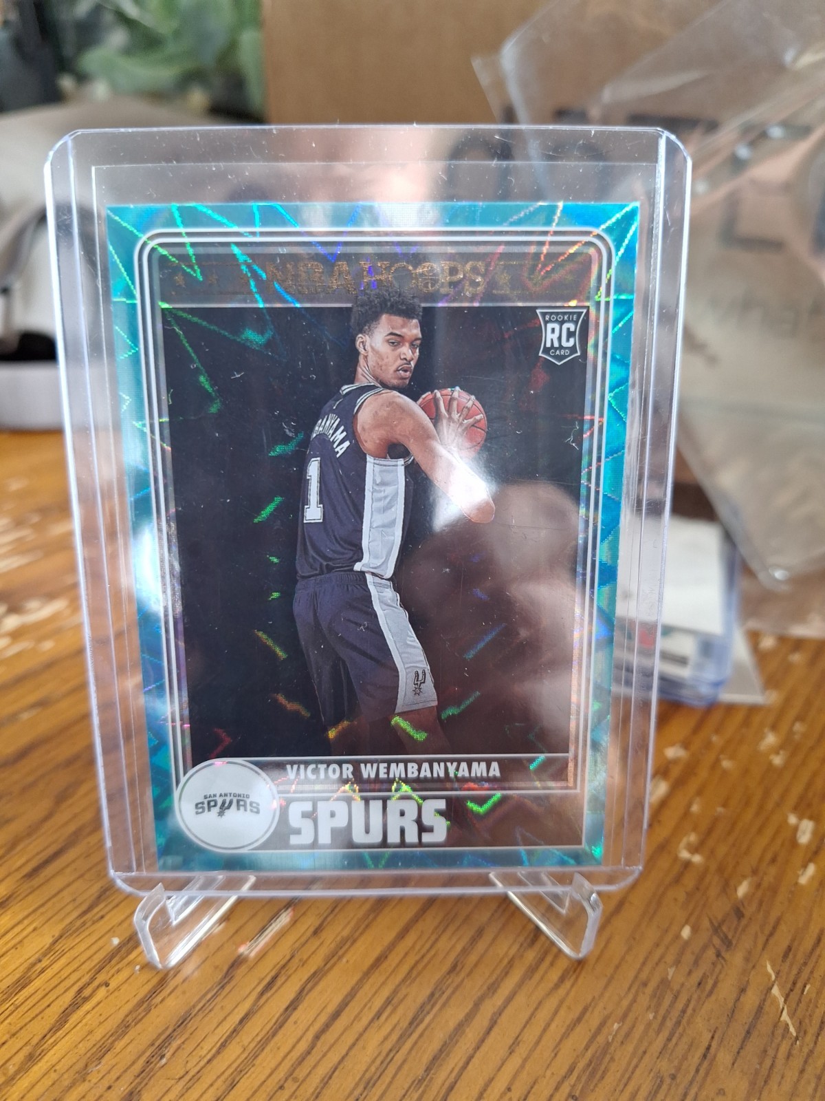 2023-24 Panini NBA Hoops – Hoops Tribute Victor Wembanyama Teal Explosion (RC)