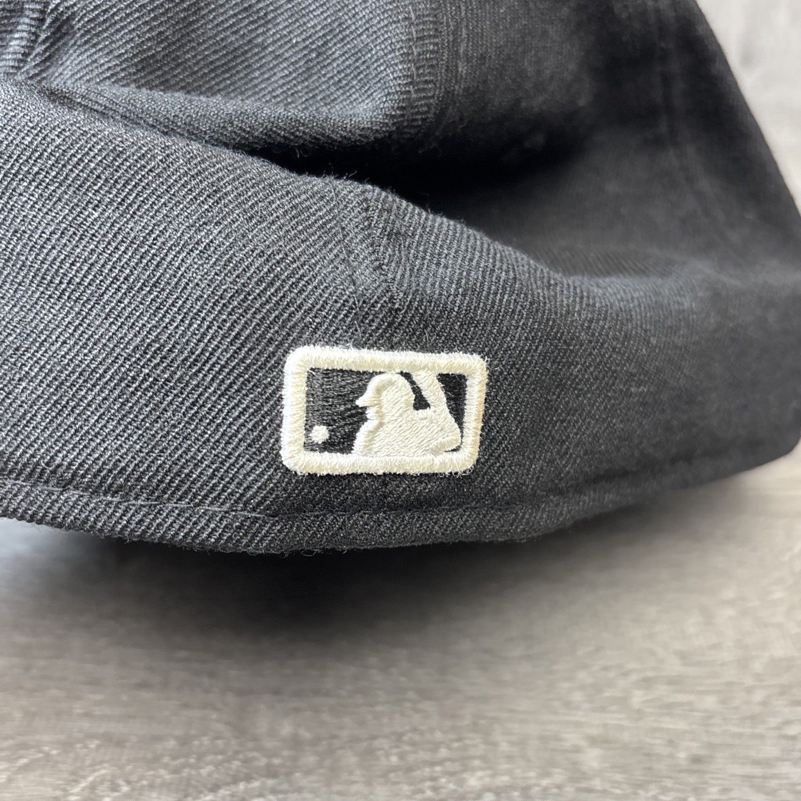 New Era 59Fifty Los Angeles Dodgers Solid Black Fitted Hat Size7 5/8 Used