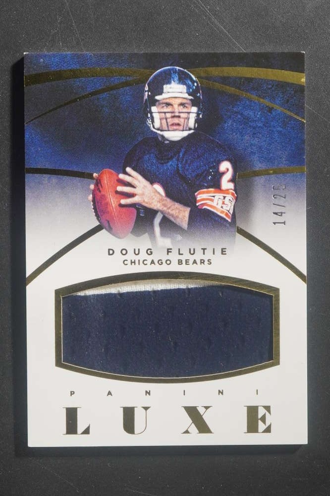 2015 Panini Luxe Doug Flutie #LM-DFL Game Used Jersey Patch /25 Bears DV1193