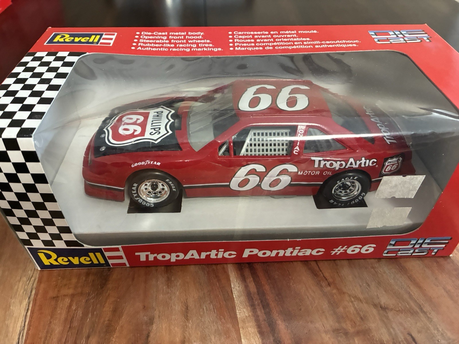 Revell TropArtic Pontiac #66 Dick Trickle 1:24 Diecast Car 8635