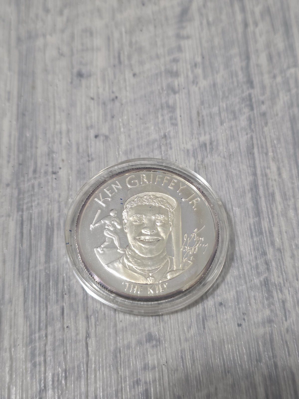 1990 Ken Griffey Jr. ‘The Kid’ 1 Troy Oz .999 Fine Silver Coin & Box #395/25000
