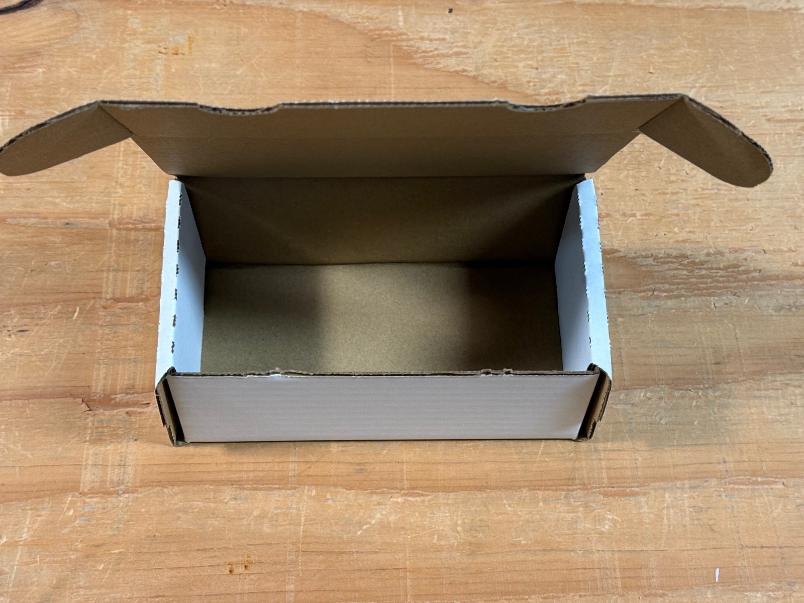 New (1) BCW 400 Count Cardboard Trading Card Storage Box