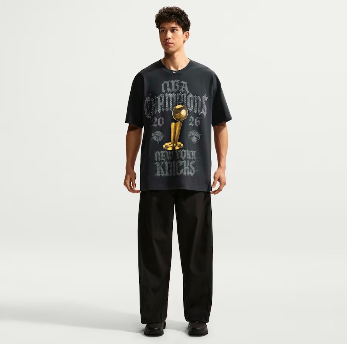 Nike New York Knicks NBA Finals Locker Room Rhinestone T-Shirt Tee Size L Large