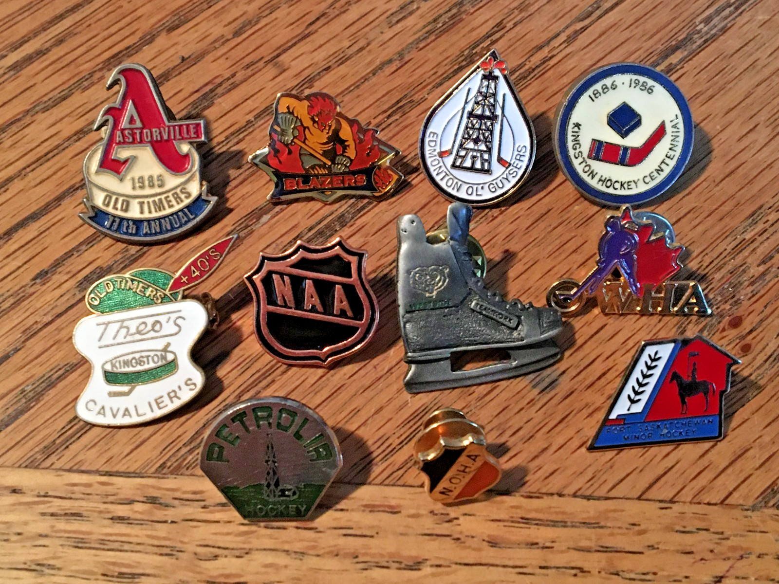 WHL BCJHL Kamloops Blazers Westside Grizzlies Petrolia Hockey NAA Pin Badges 11x
