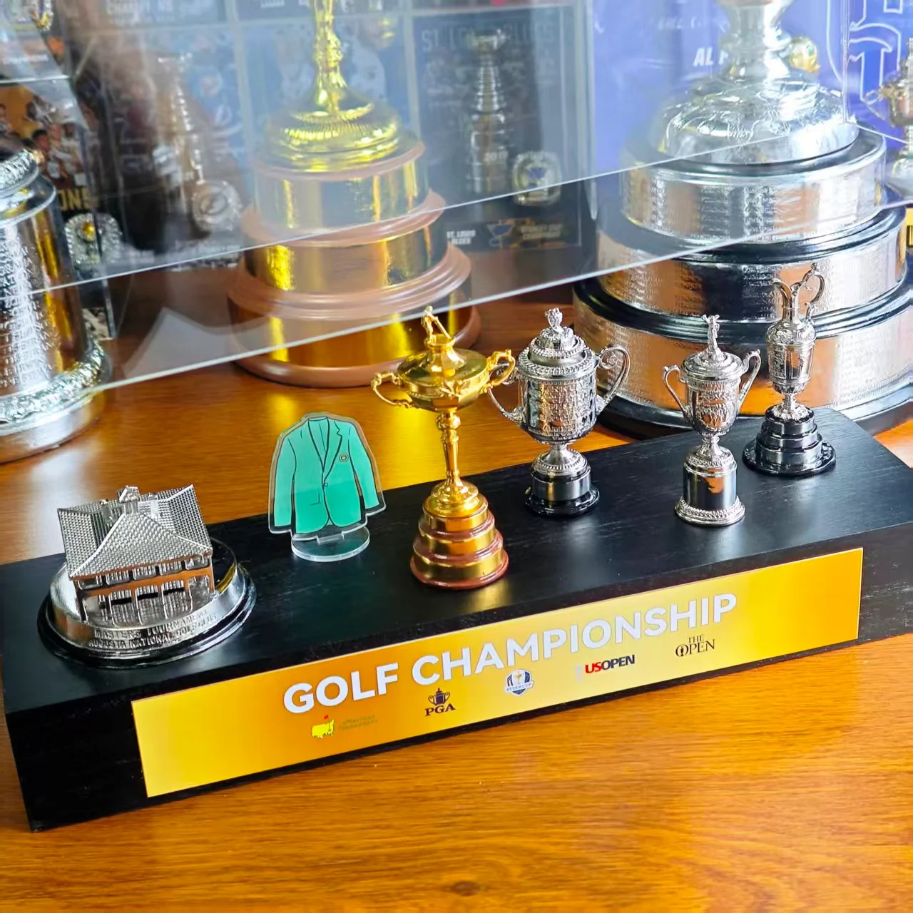 Golf Grand Slam Championship Metal 5 Trophy & Green Clothes With Display Case