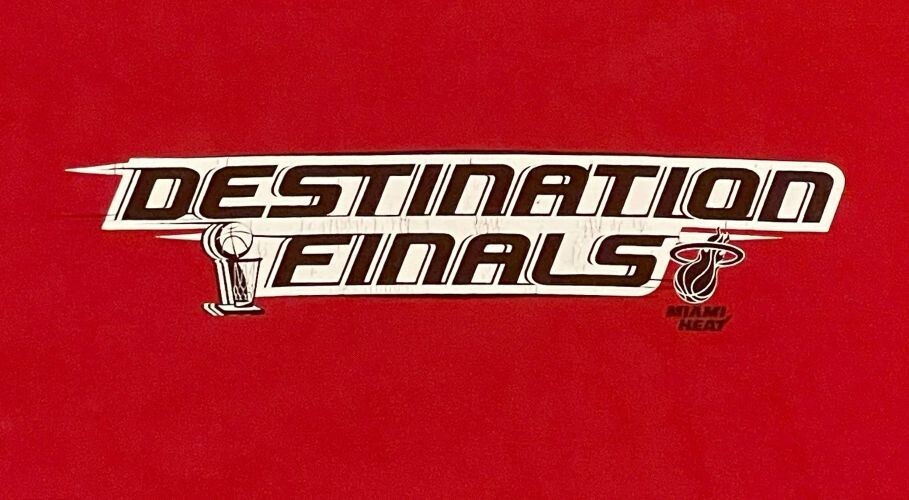 Miami Heat Destination NBA Finals Larry O’Brien Trophy T-Shirt XL Red