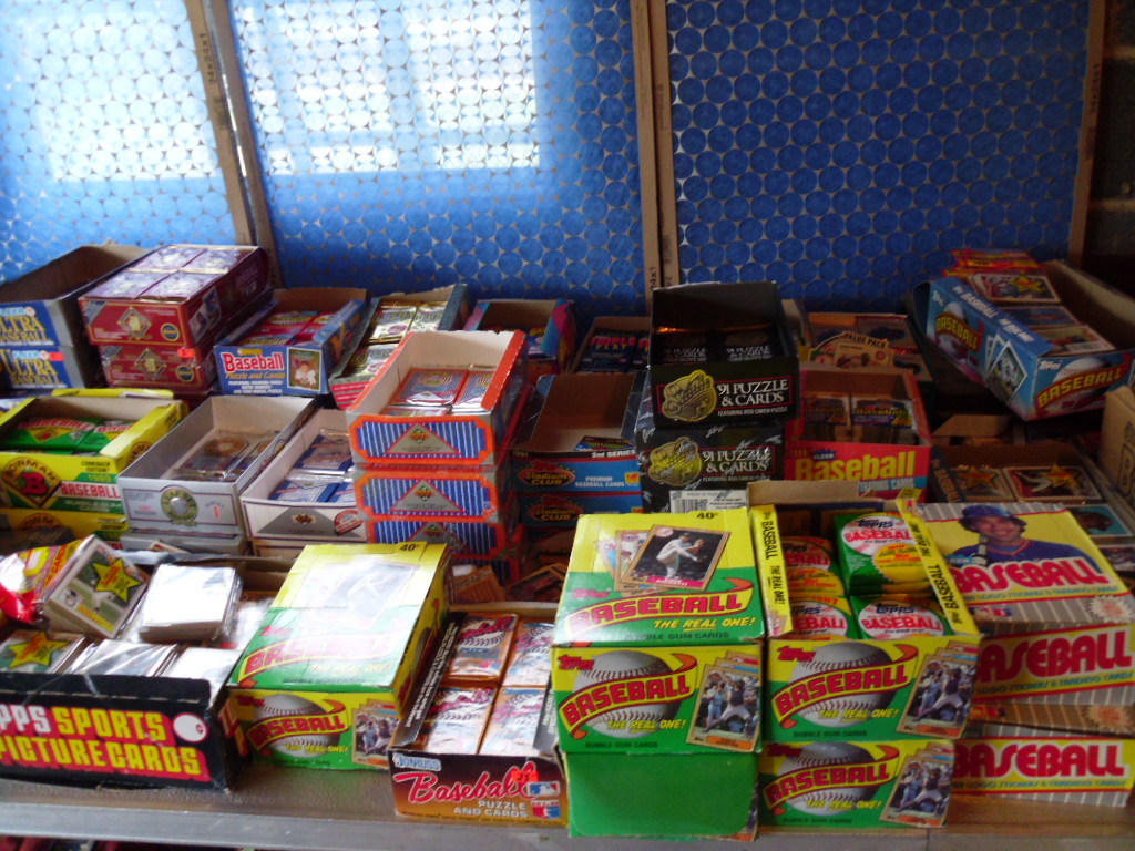 VINTAGE SEALED BASEBALL CARD PACKS FROM AN ESTATE SALE! FREE VALUABLE BONUSES!