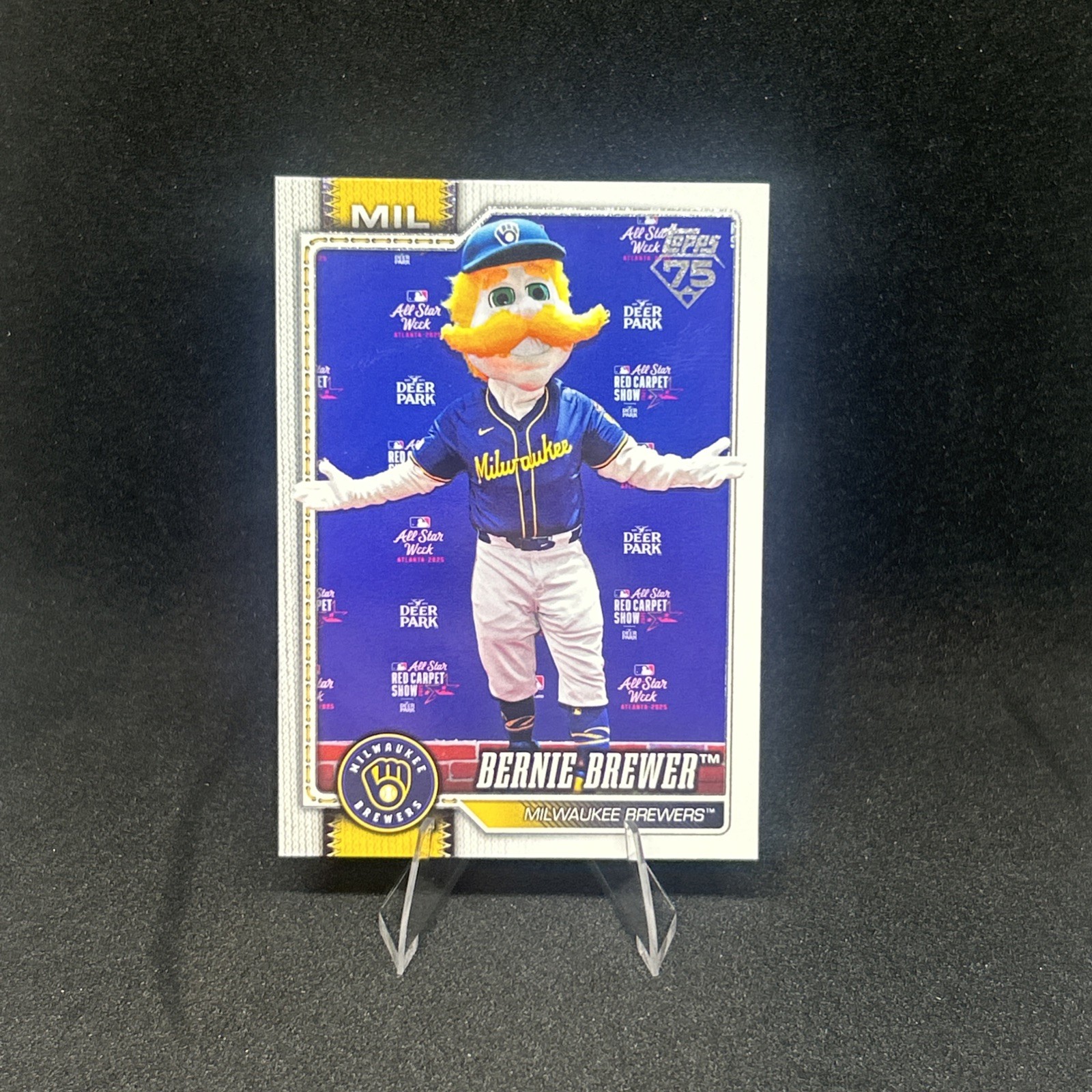 🔥 2026 Topps Series 1 Celebration MLB Mascots Pick your Card Complete your Set