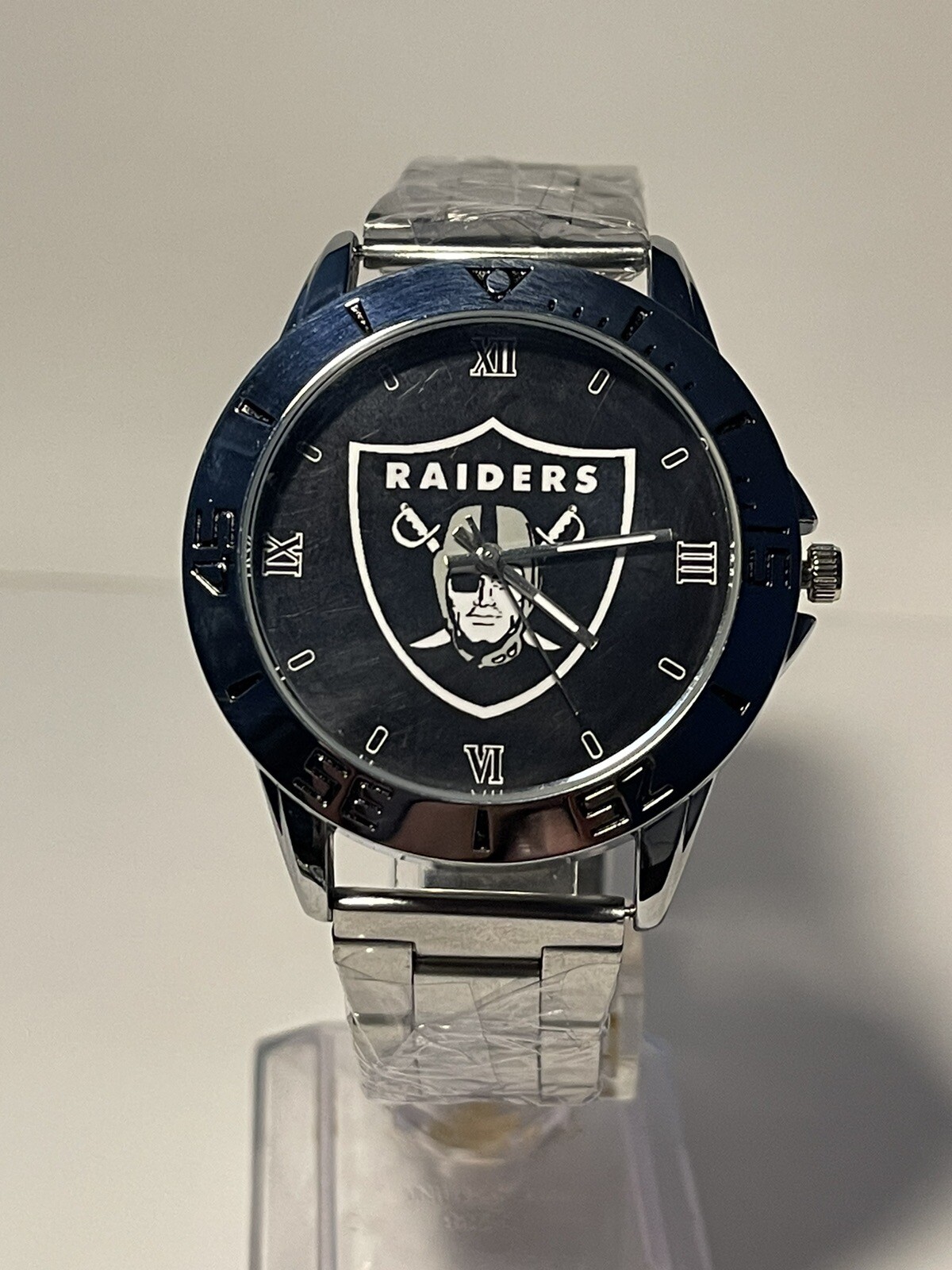 Las Vegas Raiders NFL Team Logo Stainless-Steel Link Silver Men’s Watch NEW