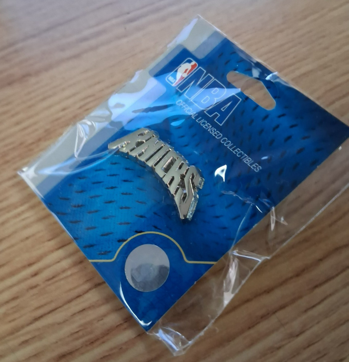NBA New York Knicks Silver Toned Pin AMINCO NIP Basketball