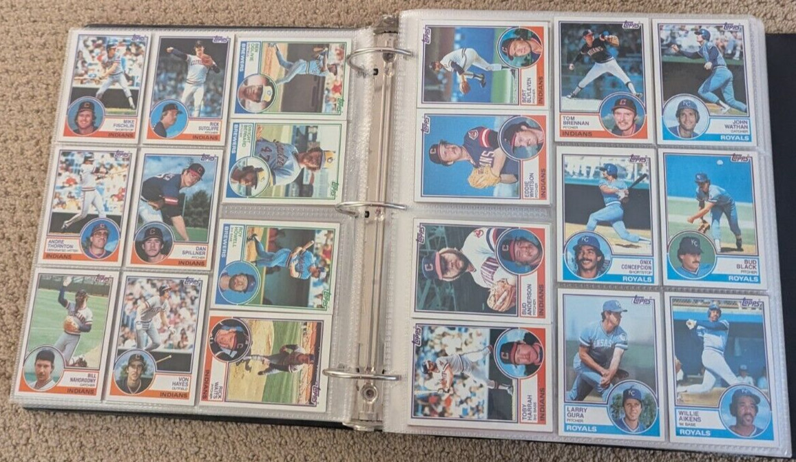 1 album of 1060 baseball cards all in super great condition