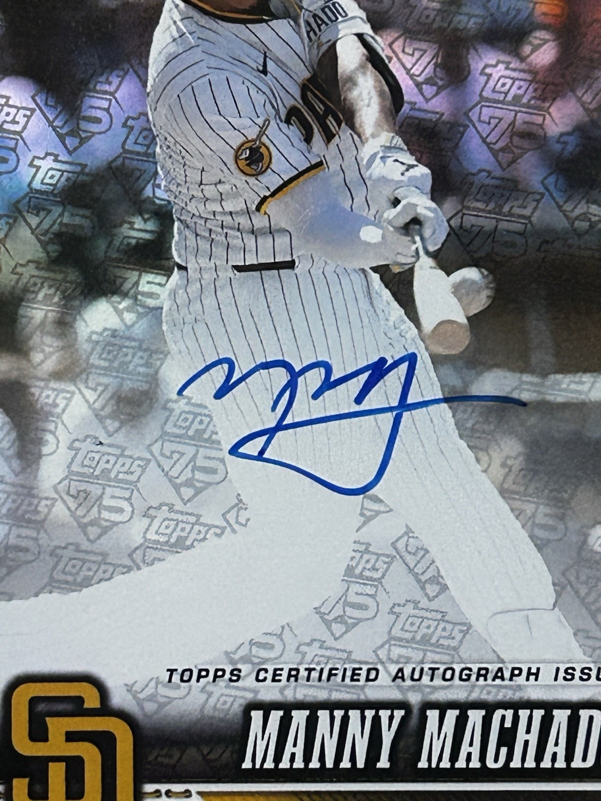 2026 Topps 75th Anniversary Parallel – Manny Machado OnCard Auto /75 #614 Padres
