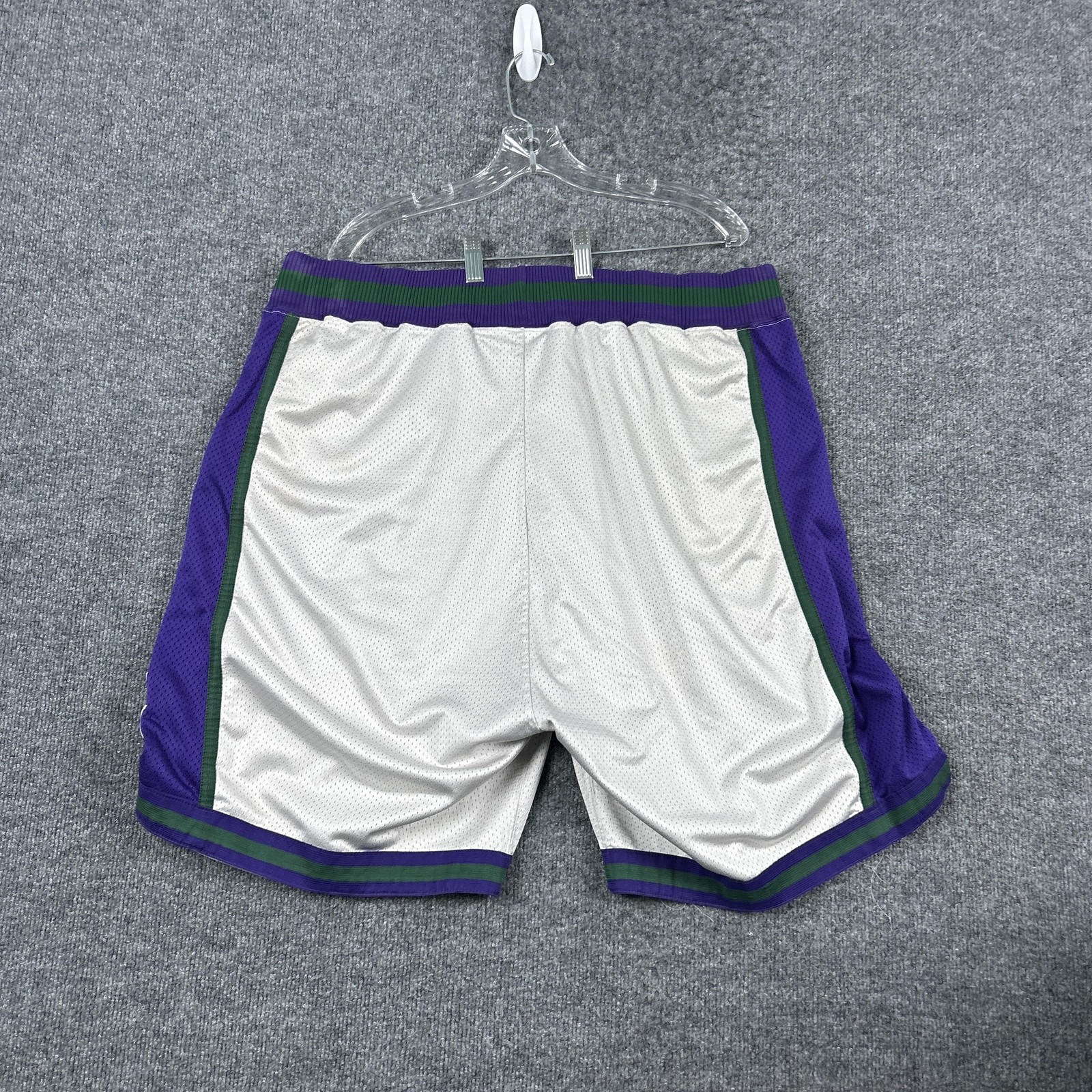 Vintage Milwaukee Bucks Shorts Mens 40 White Purple NBA Basketball Puma 90s