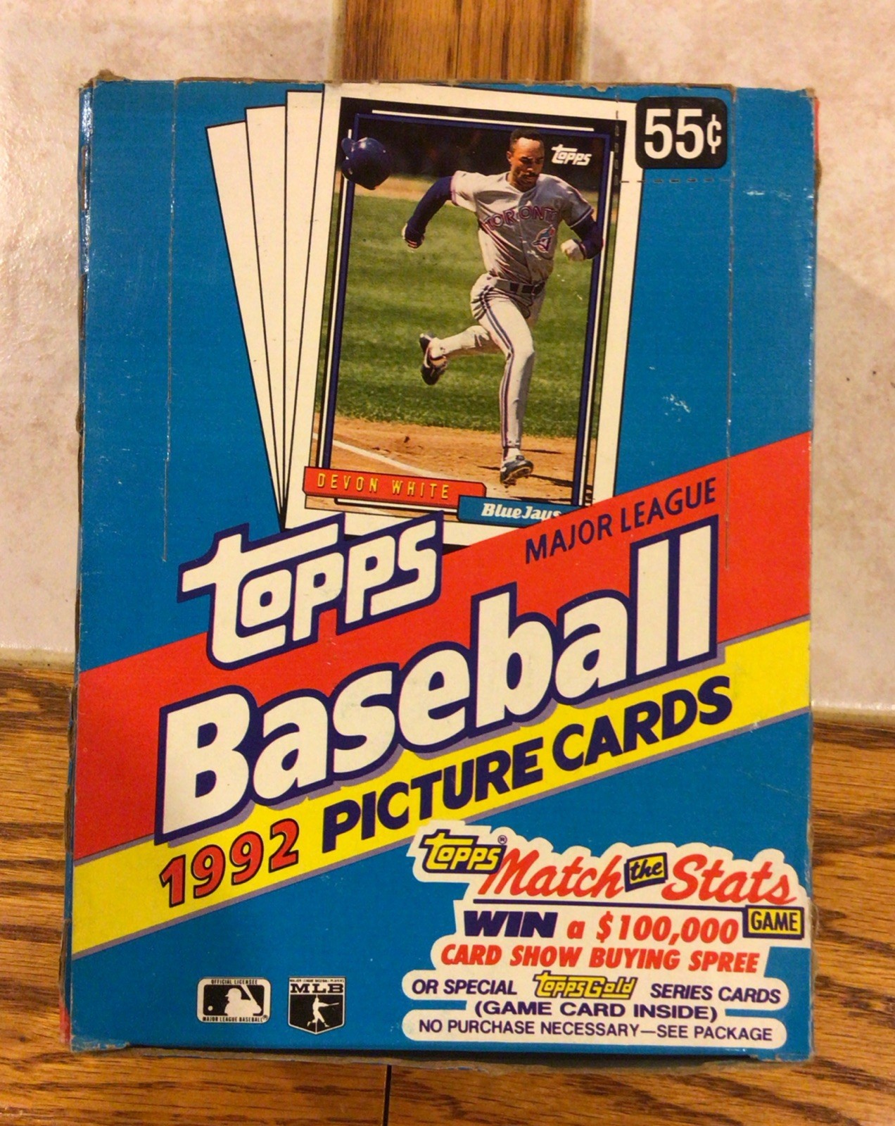 1992 Topps Baseball Wax Box , 36 Sealed , Unopened Packs , With Gold Parallel.