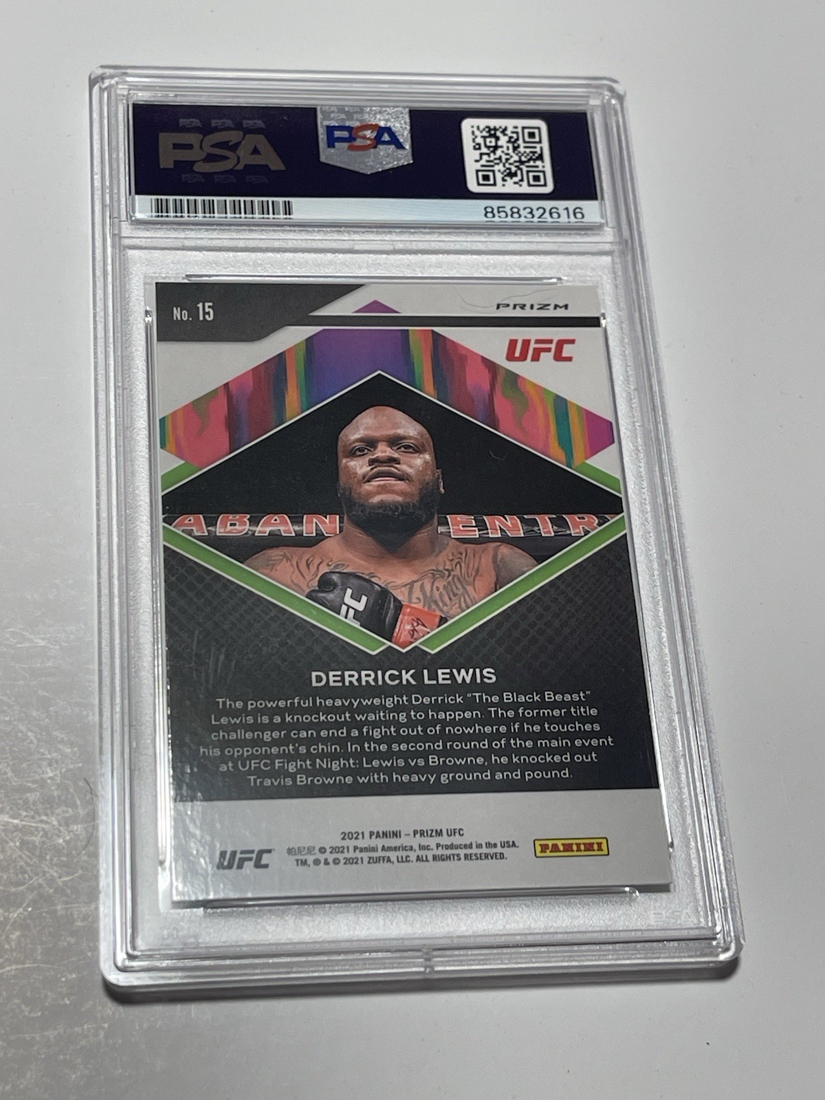 Derrick Lewis Signed Card Slabbed PSA DNA PSA/DNA UFC Prizm Fearless Auto IP a