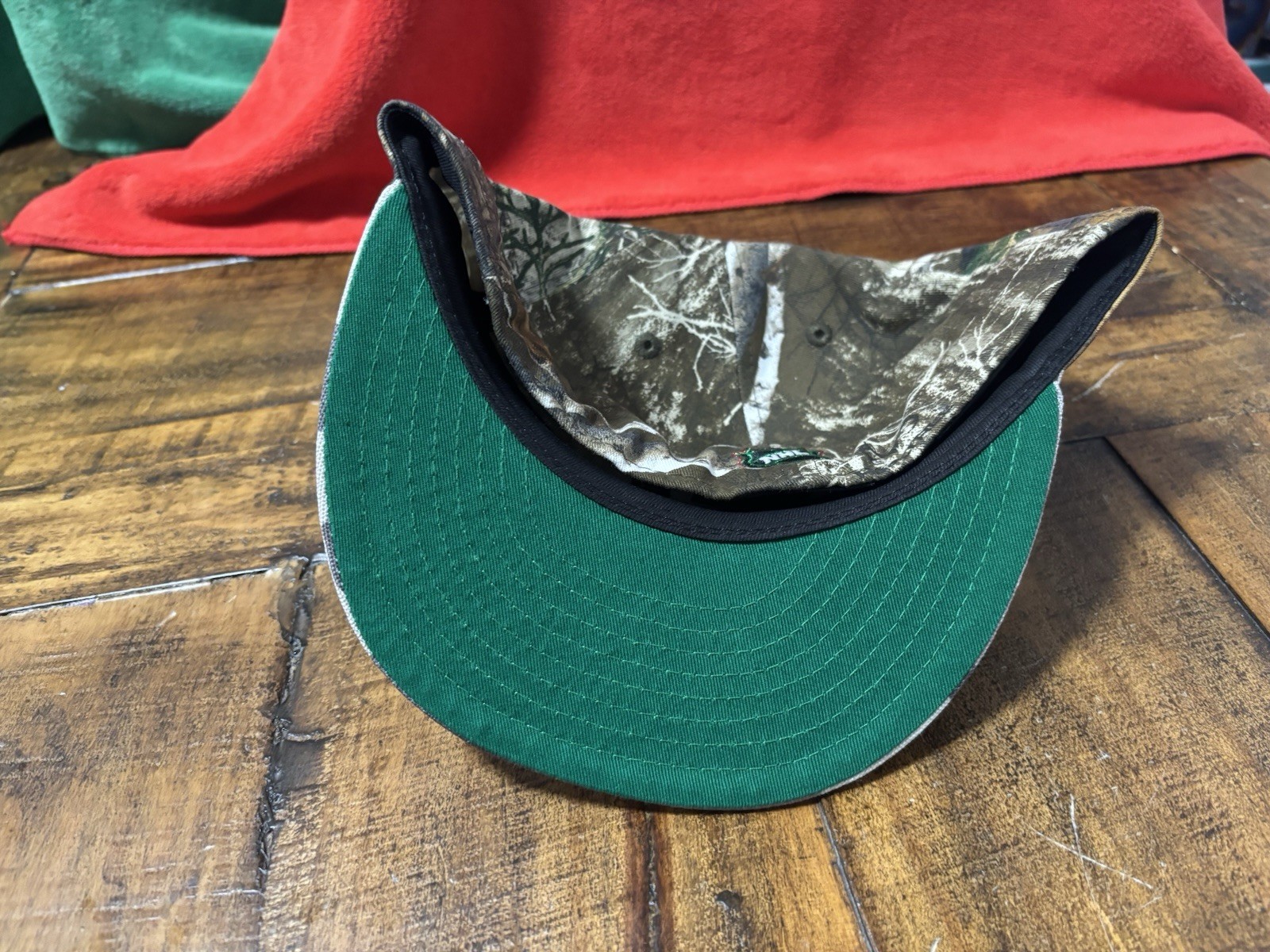 Chicago Blackhawks Realtree Camo New Era Fitted 7 3/4 Green UV Glow In The Dark