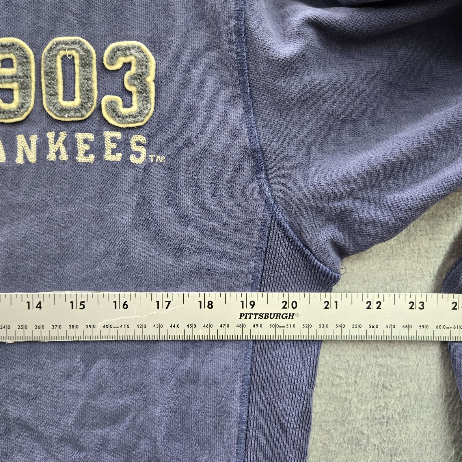 VINTAGE New York Yankees x Uniqlo Men Sweater XL Major League Baseball 1903 READ