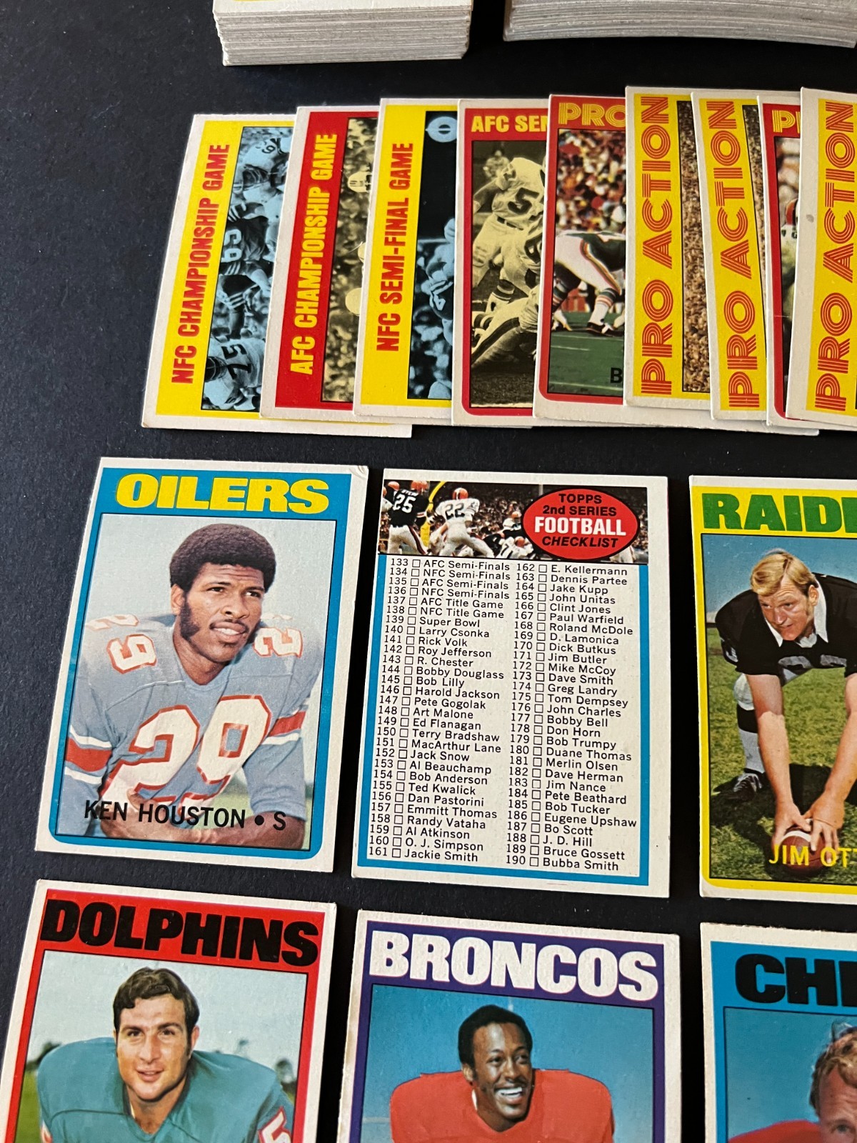 1972 Topps FB- lot of 200 diff. – Stars, hofers, specials, checklists++- ex/mt-