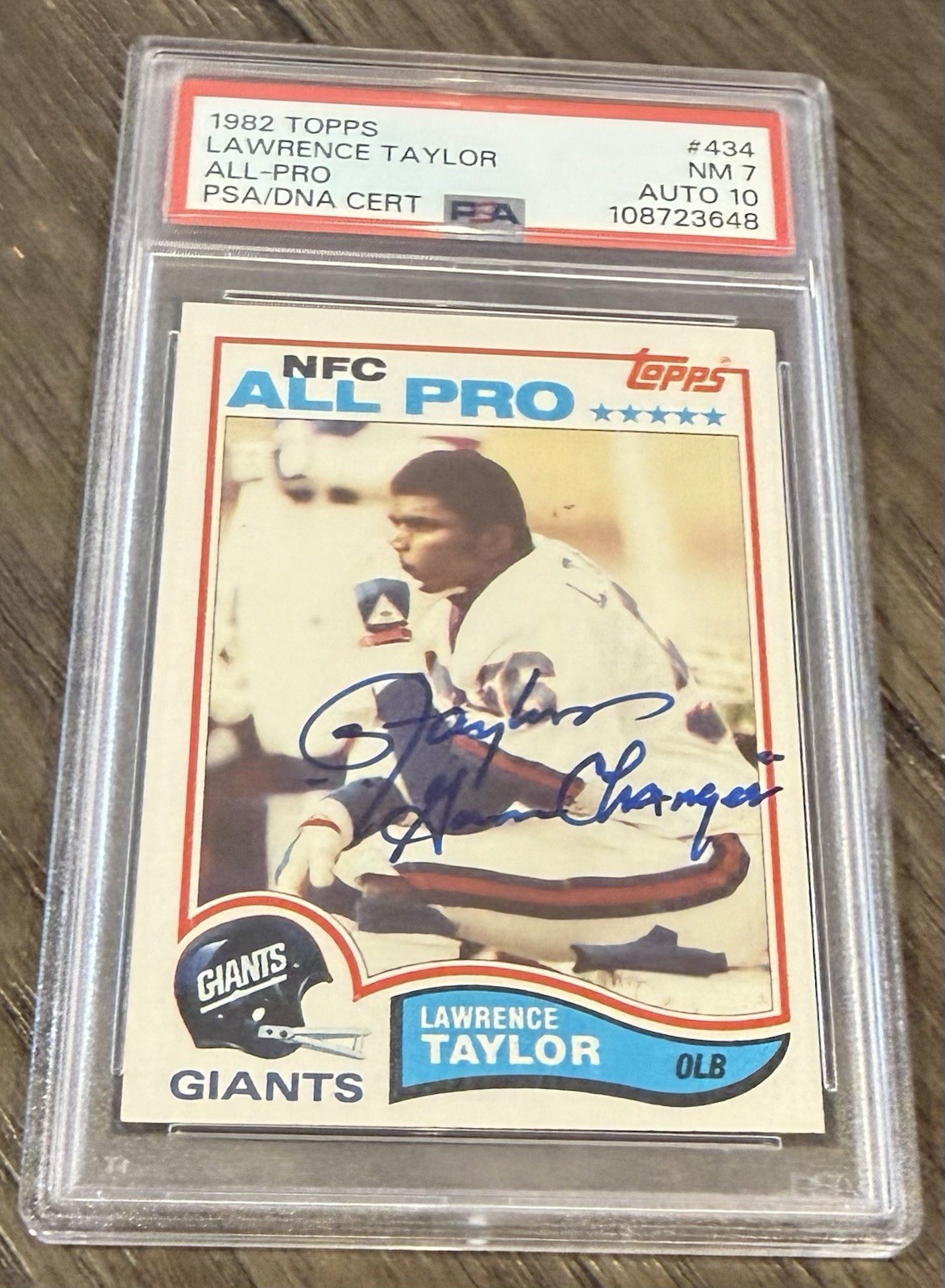 Lawrence Taylor Game Changer HOF 1982 Topps Rookie RC PSA 7 10 GEM AUTO Signed