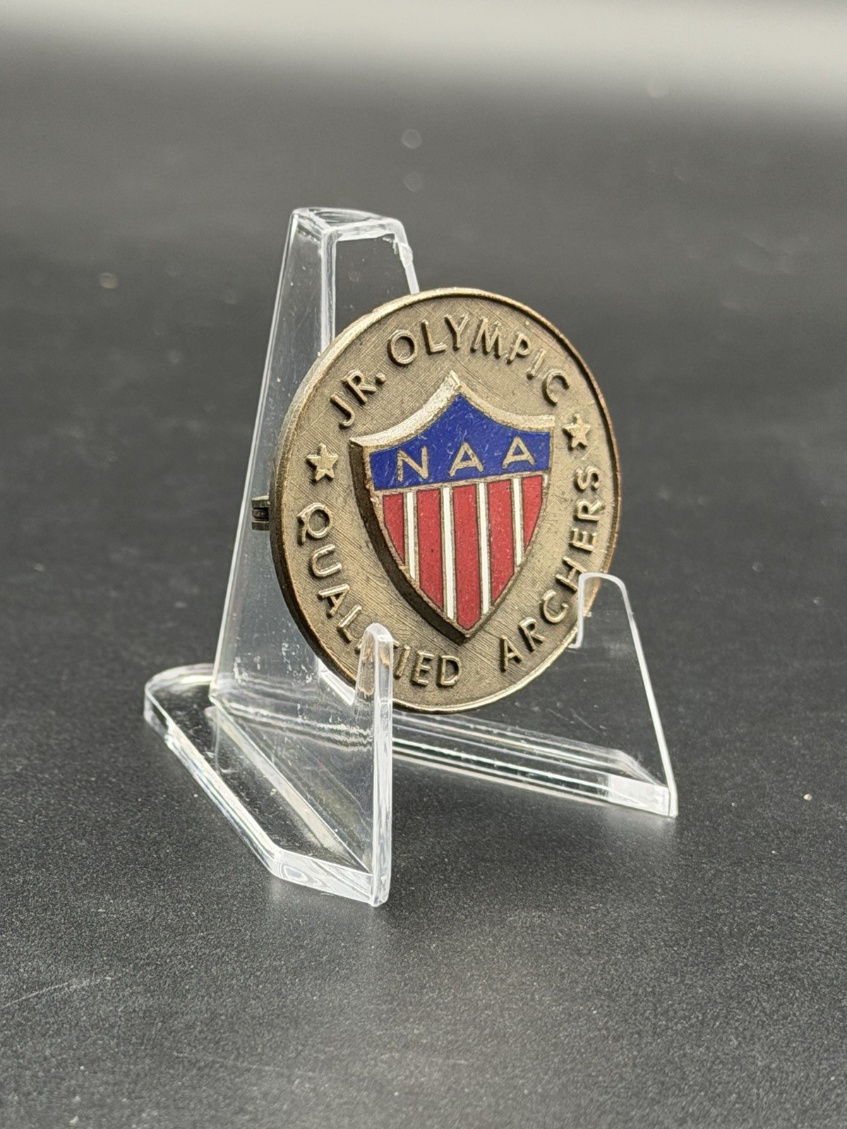 🎯 VINTAGE 1960s NAA Archery Medal “Qualified Archer” JR. OLYMPICS Pin – JOAD