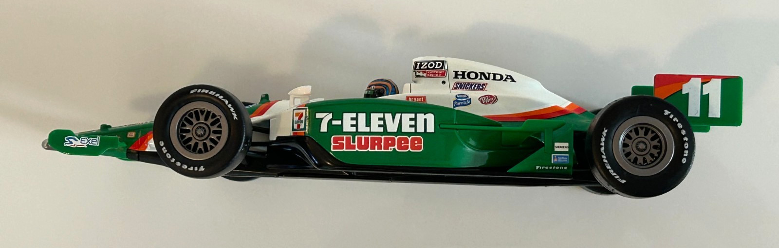 HOT WHEELS 2009 7-Eleven TONY KANAAN #11 Indy Race Model Car 1:24 Scale