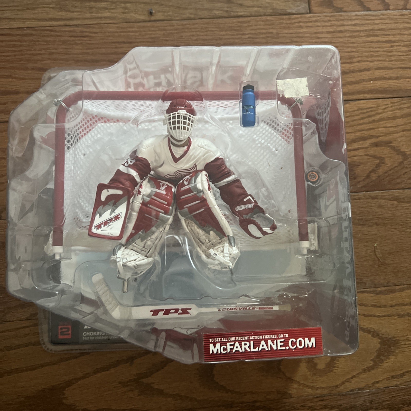 Dominik Hasek Detroit Red Wings McFarlane Series 2 White Jersey 2001 NHL NIP
