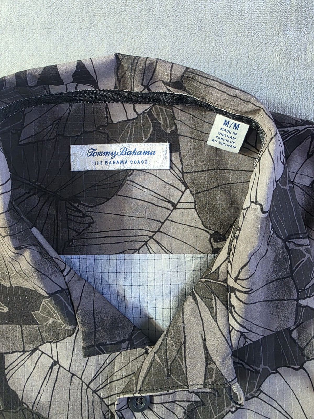 Tommy Bahama Men’s Shirt Medium Gray LSU Hawaiian Camp Button Front Silk