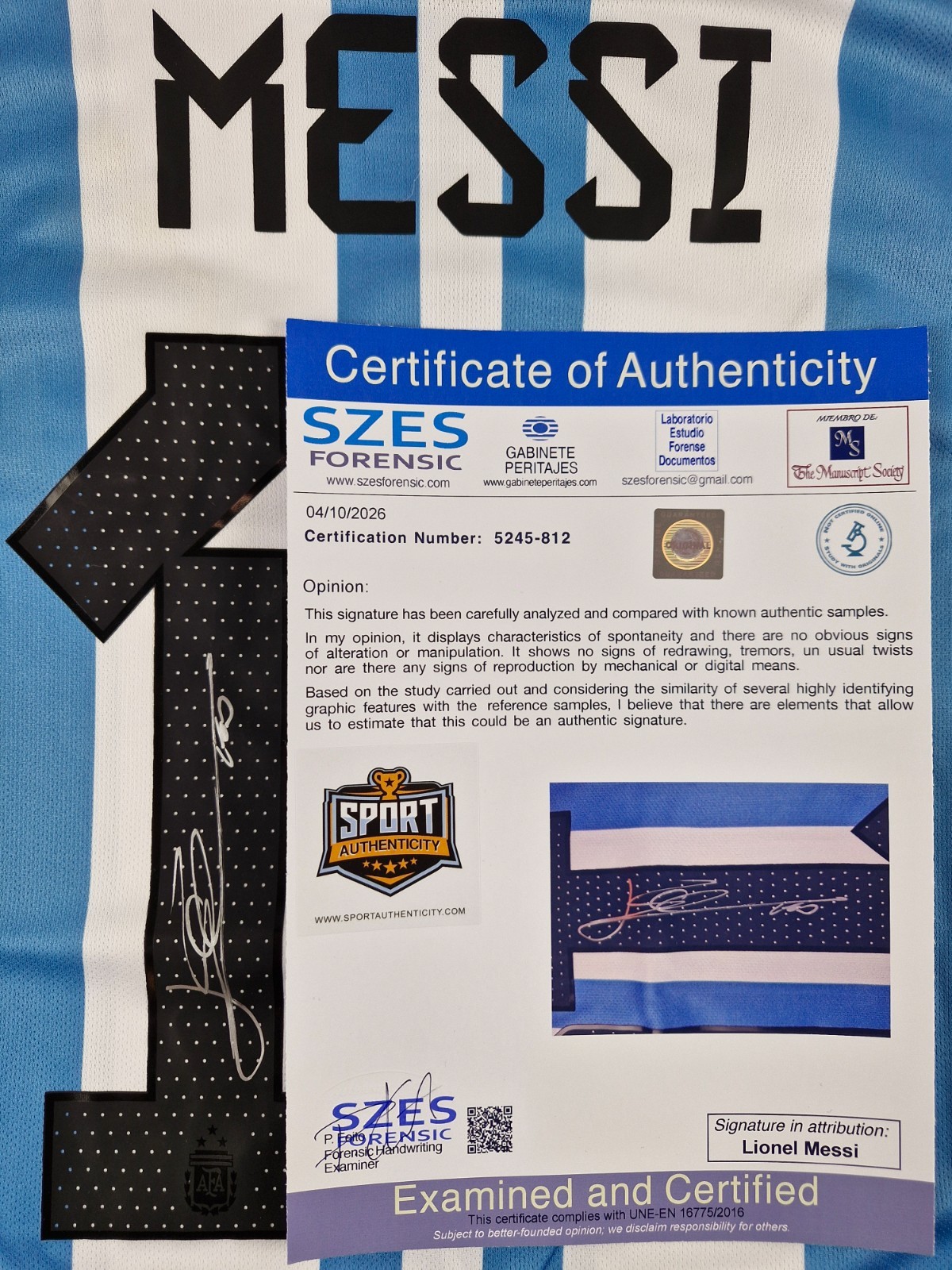 Lionel Messi Argentina Qatar FIFA 2022 hand-signed +COA Free shipping worldwide