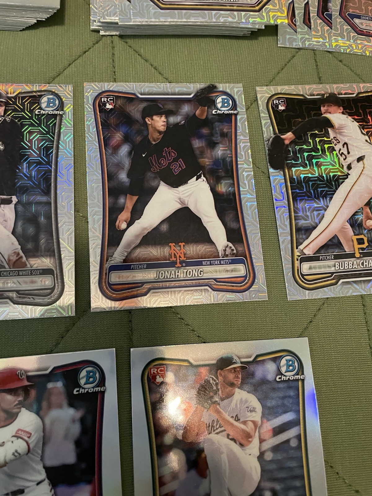 2026 Bowman Lot of 165 Base, Chrome, MOJOs, Top Prospects Numbered Card & 1 Auto