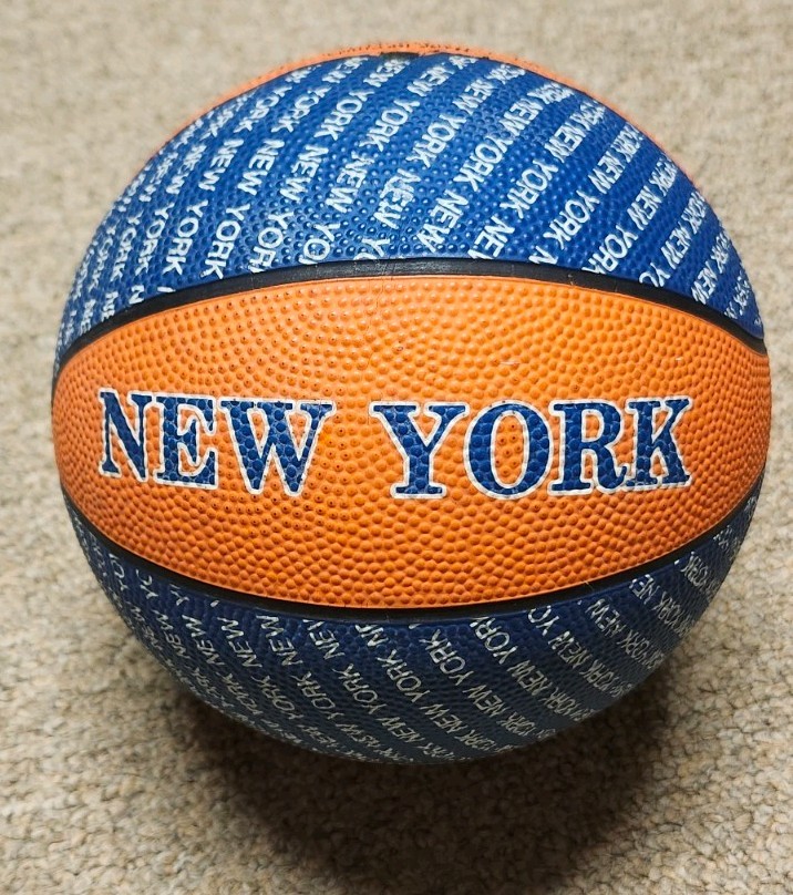 Vintage 90s New York Mini Basketball 7″ inch