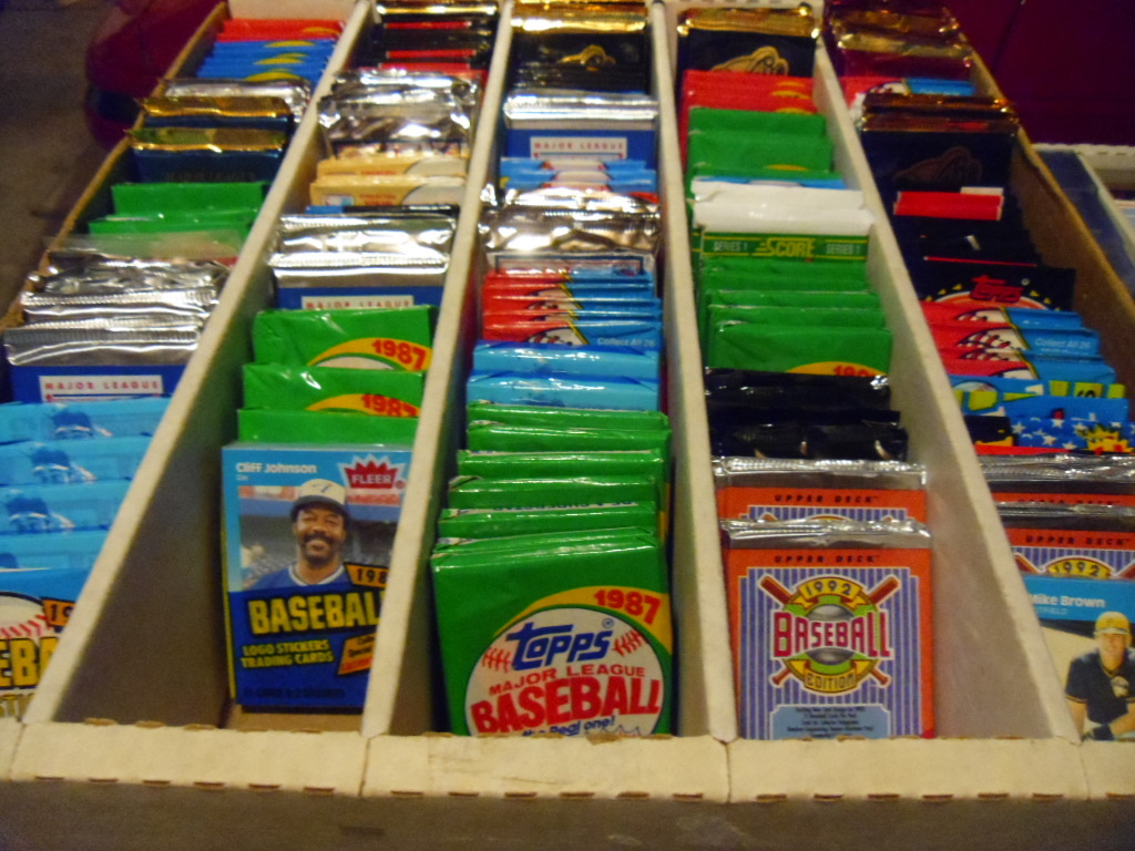 VINTAGE SEALED BASEBALL CARD PACKS FROM AN ESTATE SALE! FREE VALUABLE BONUSES!