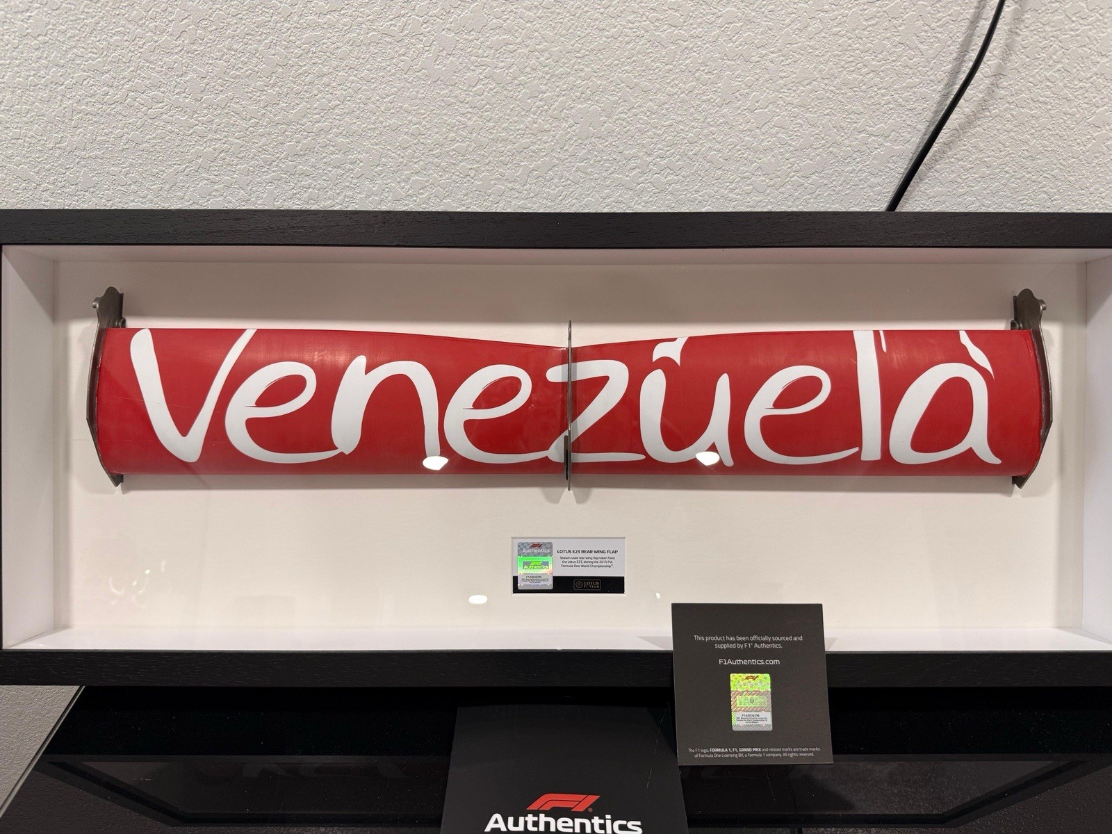 Lotus F1 Team 2015 Rear Wing Flap VENEZUELA + Certificate of Authenticity