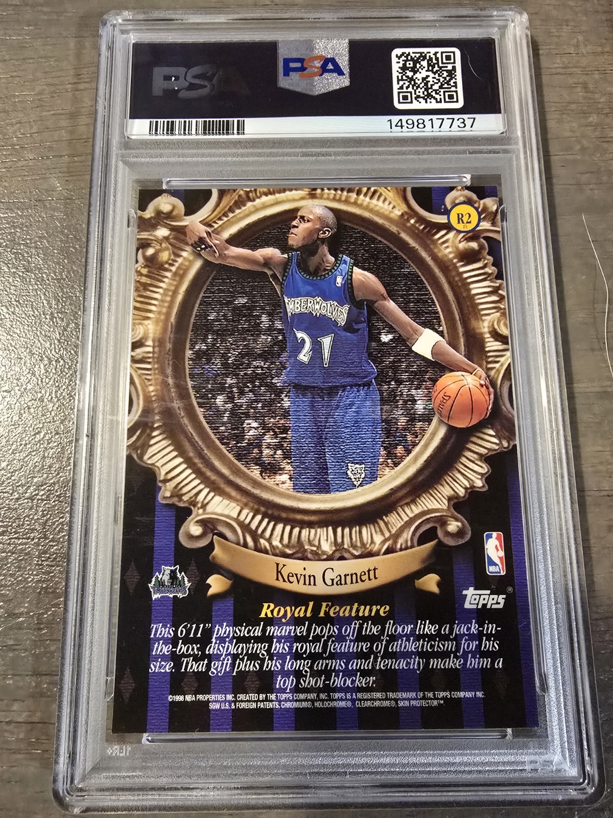 Kevin Garnett 1998 Topps Roundball Royalty Refractor w/ Coating #R2 HOF PSA 8
