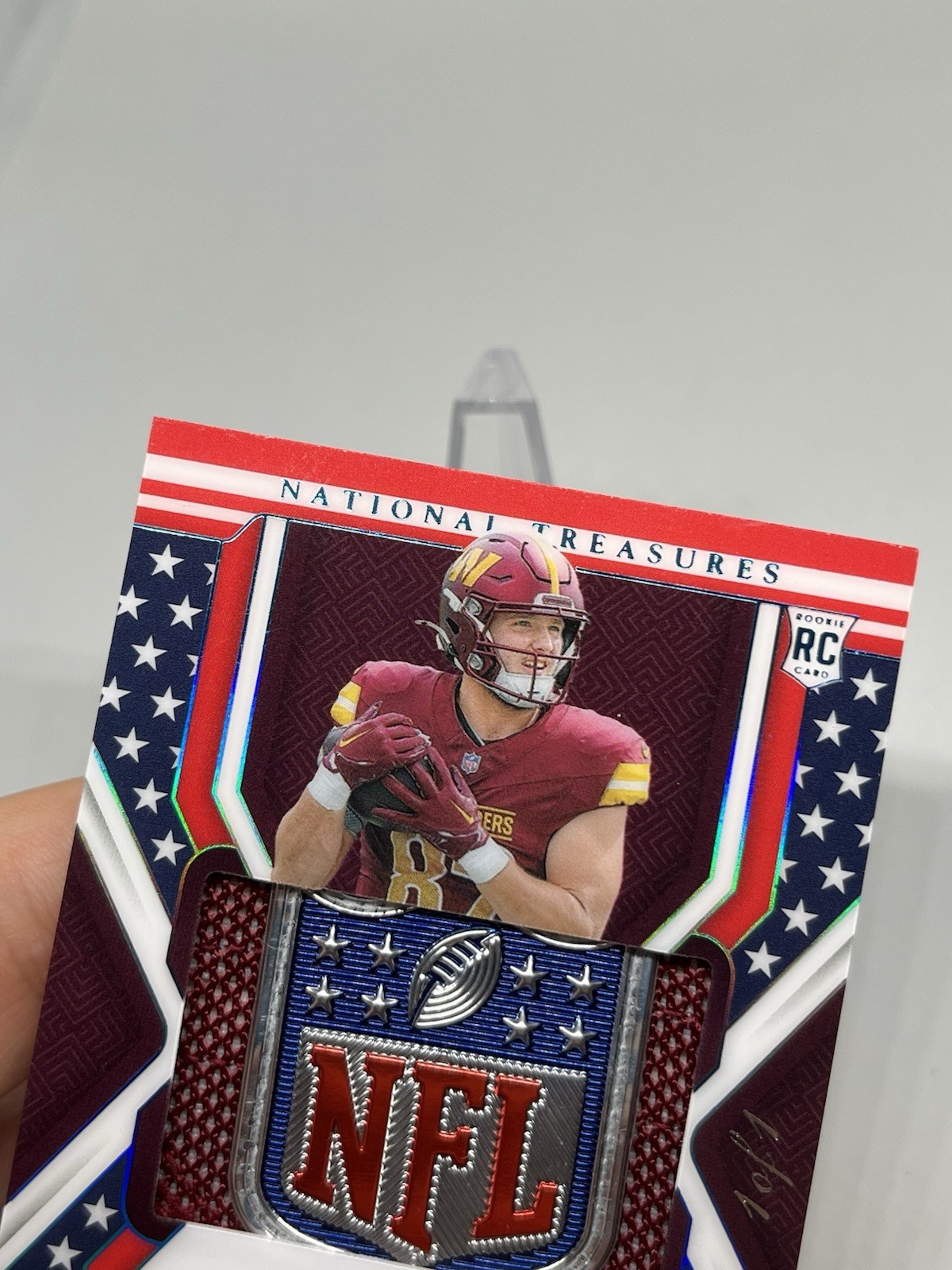 Ben Sinnott 2024 National Treasures NFL Shield 1/1 Rookie Patch Auto S&S Card