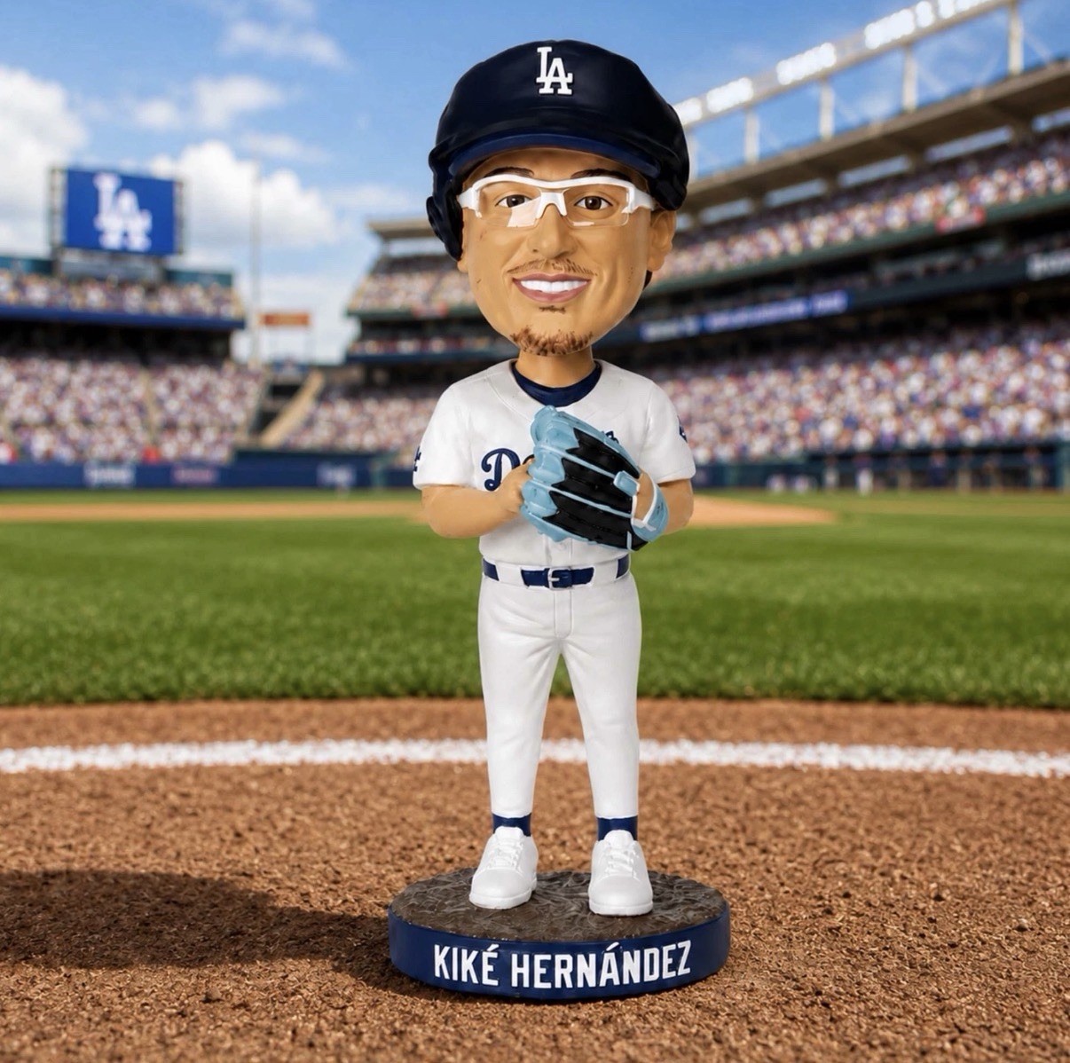 IN HAND 🇵🇷🧢 Kike Hernandez Pitching Dodgers Bobblehead SGA 7/12/26 🧢🇵🇷