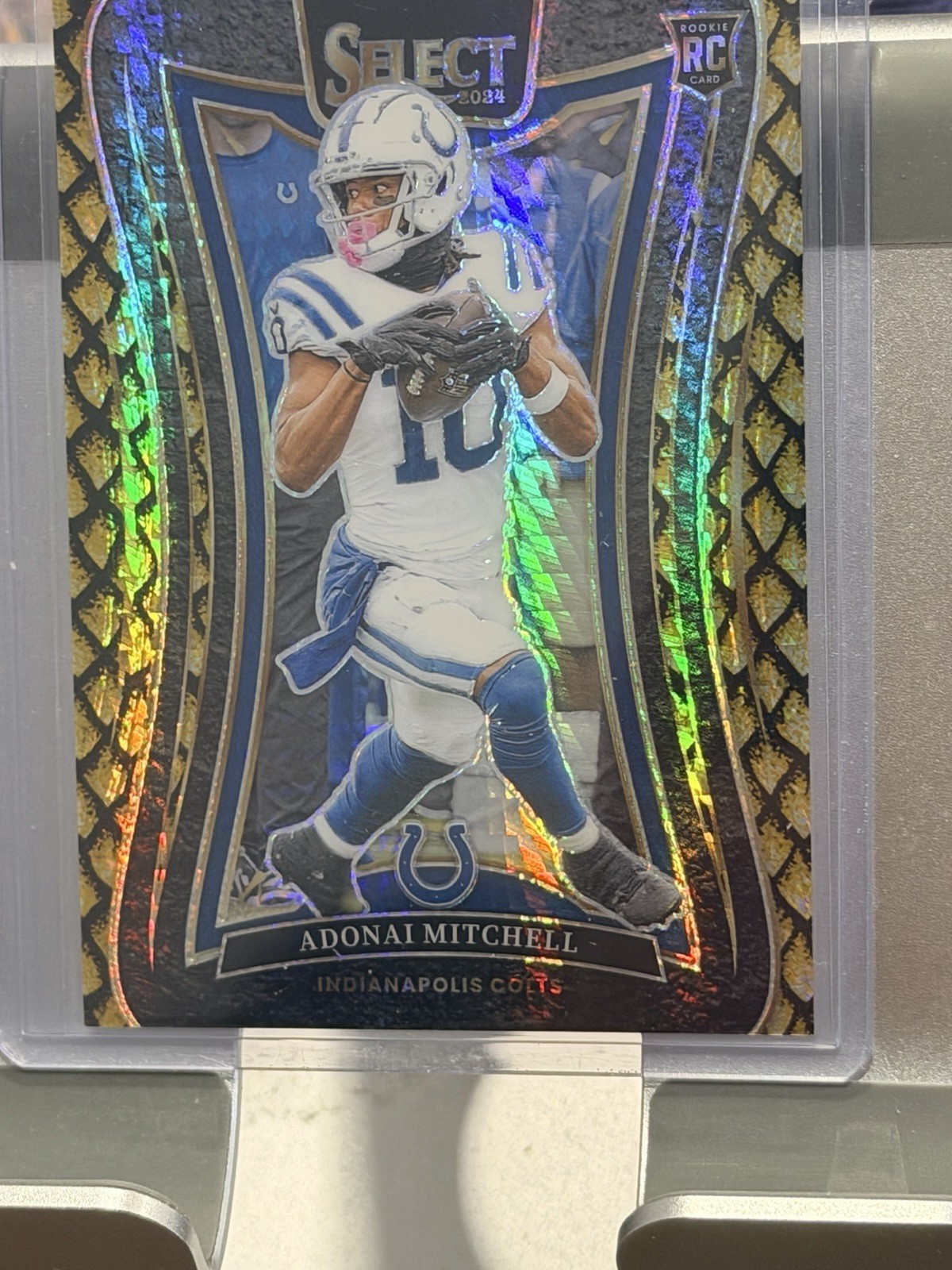 2024 Panini Select Suite Level Adonai Mitchell Gold Dragon Scale Prizm /10