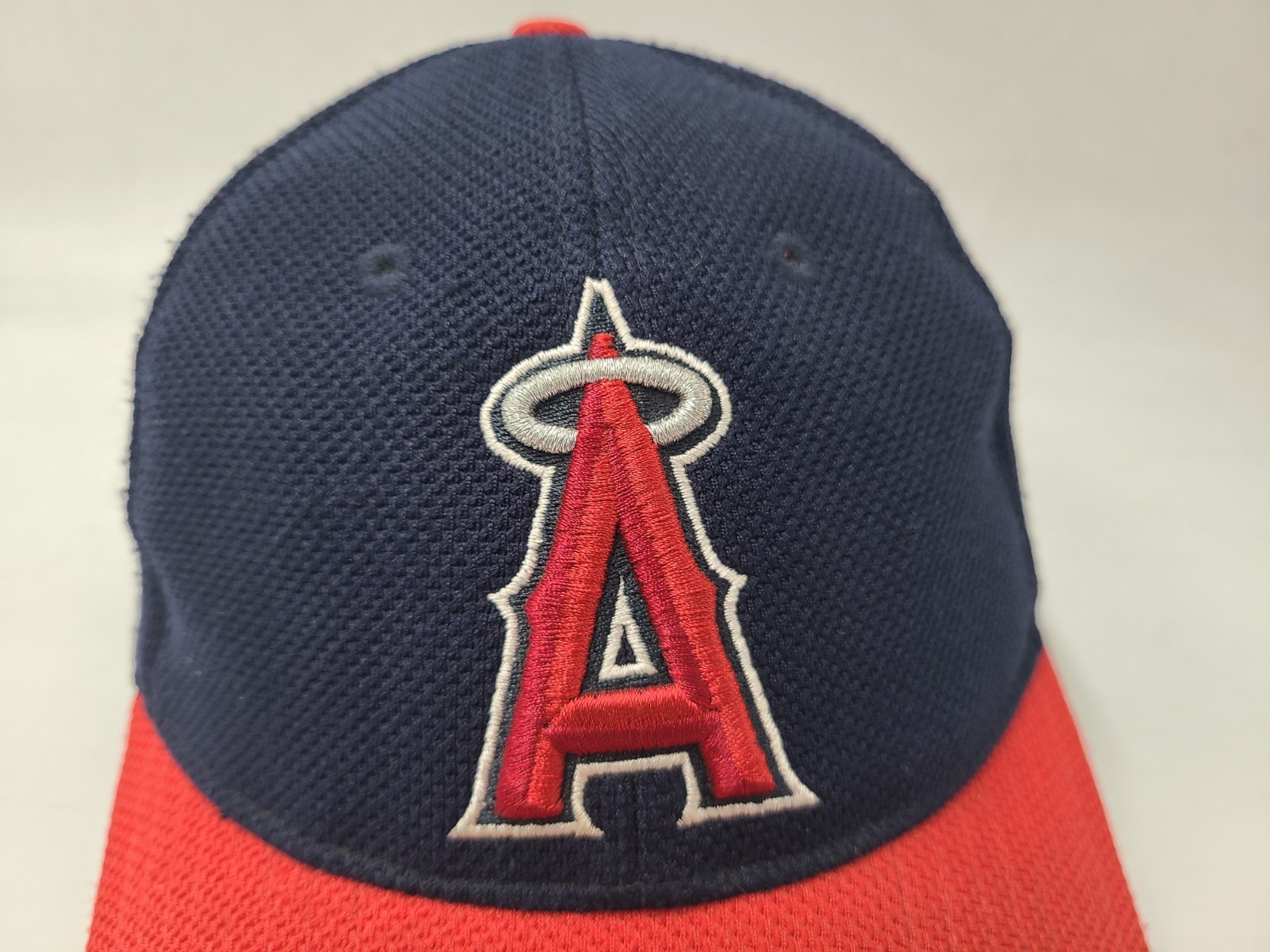 Anaheim Angels New Era 39Thirty Flex Fitted M-L Hat Cap Polyester MLB Blue Red