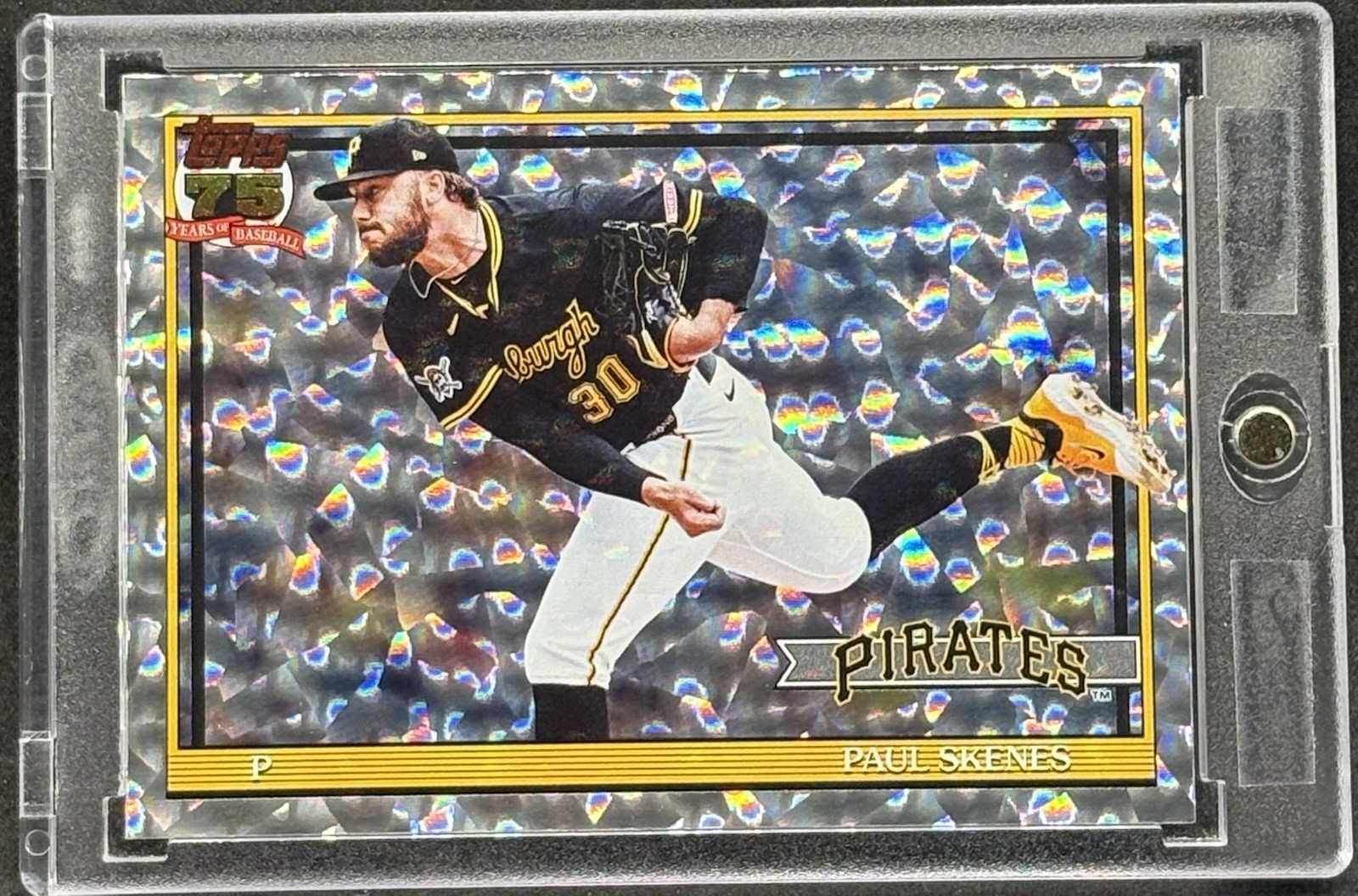 Paul Skenes RARE CRACKED ICE PITCHING REFRACTOR CARD TOPPS PIRATES ROY MINT
